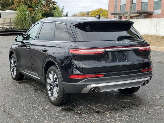 Photo of 2022 Infinite Black Metallic Clearcoat Lincoln Corsair