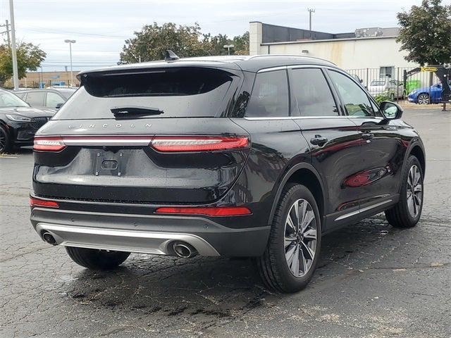 Photo of 2022 Infinite Black Metallic Clearcoat Lincoln Corsair