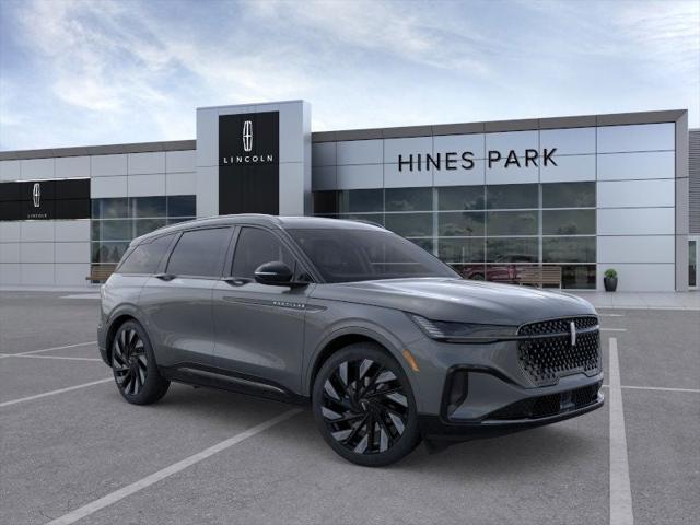 Photo of 2025 Lustrous Gray Metallic Clearcoat Lincoln Nautilus