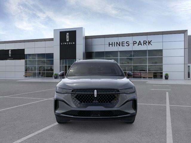 Photo of 2025 Lustrous Gray Metallic Clearcoat Lincoln Nautilus