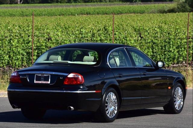 Photo of 2005 Ebony Jaguar S-Type