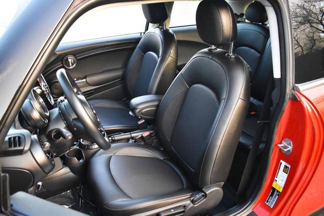 Photo of 2016 Red MINI Hardtop