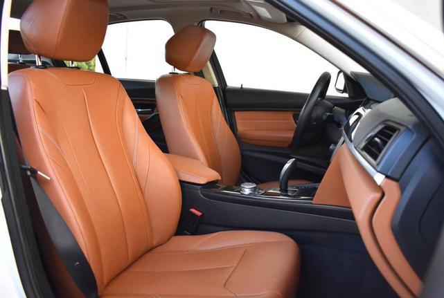 Photo of 2015 Mineral White Metallic BMW 335