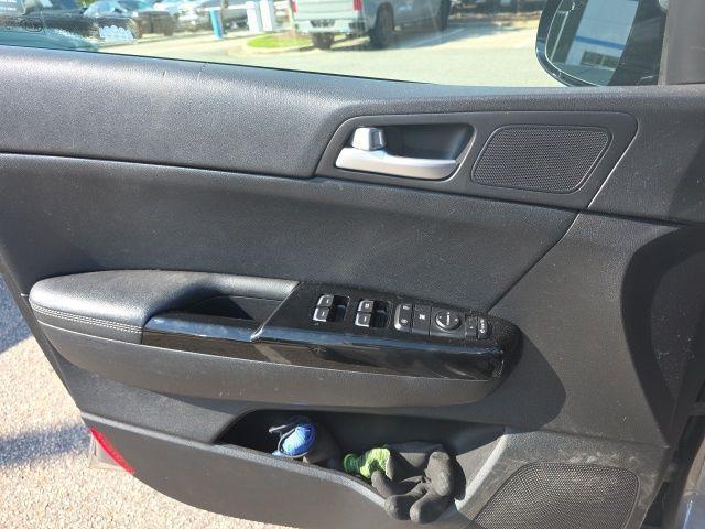Photo of 2018 Mineral Silver Kia Sportage