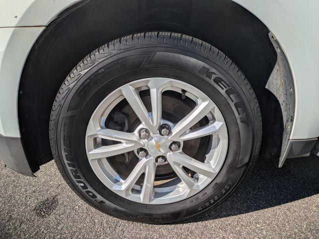 Photo of 2016 Summit White Chevrolet Equinox