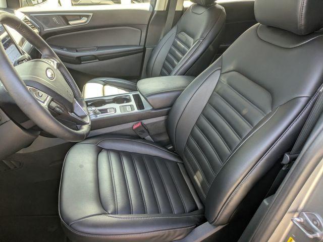 Photo of 2021 Silver Ford Edge