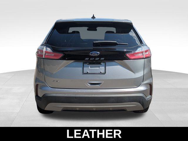 Photo of 2021 Silver Ford Edge