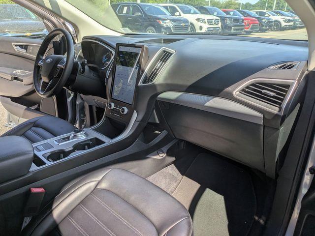 Photo of 2021 Silver Ford Edge