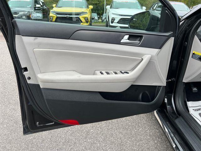 Photo of 2016 Phantom Black Hyundai SONATA