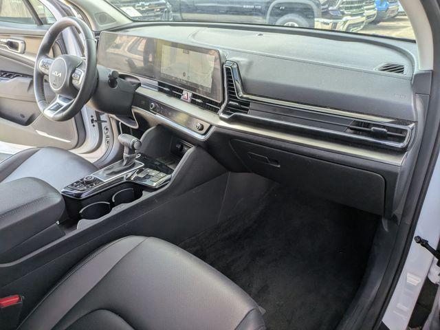 Photo of 2023 Glacial White Pearl Kia Sportage