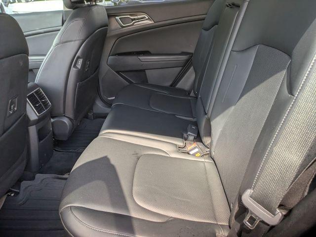 Photo of 2023 Glacial White Pearl Kia Sportage