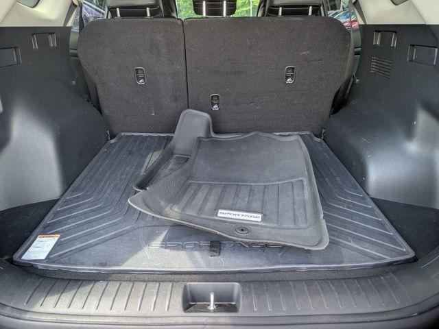 Photo of 2023 Glacial White Pearl Kia Sportage