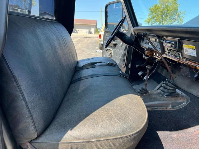 Photo of 1972 Black Ford F-250