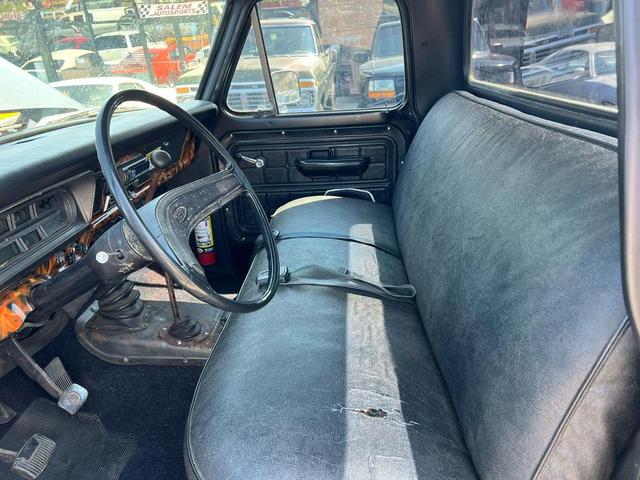 Photo of 1972 Black Ford F-250