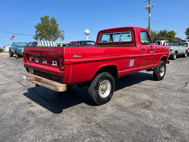 Photo of 1972 Red Ford F-250