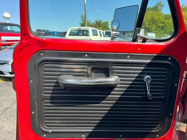 Photo of 1972 Red Ford F-250