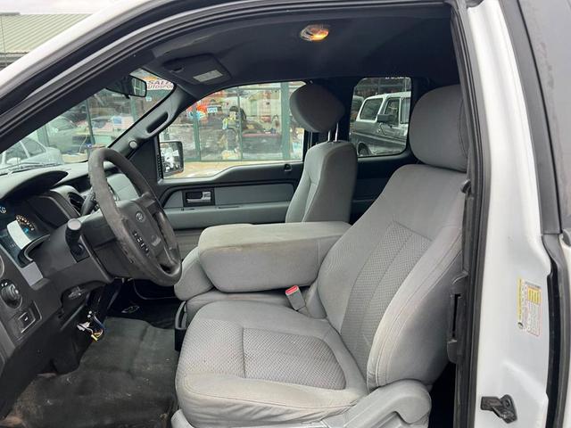 Photo of 2014 Oxford White Ford F-150