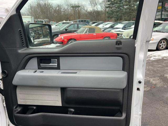 Photo of 2014 Oxford White Ford F-150