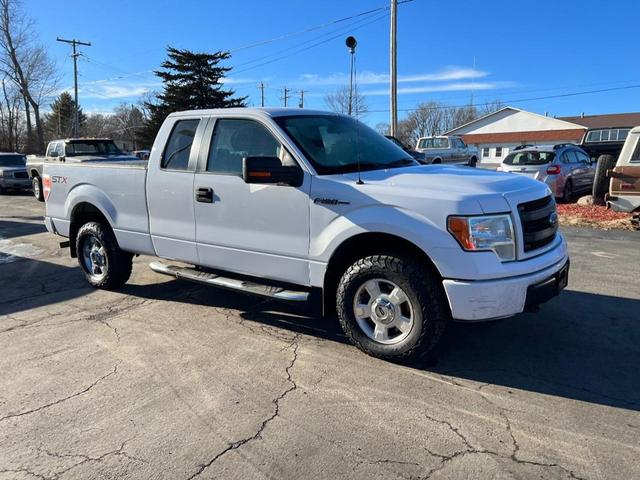 Photo of 2014 Oxford White Ford F-150