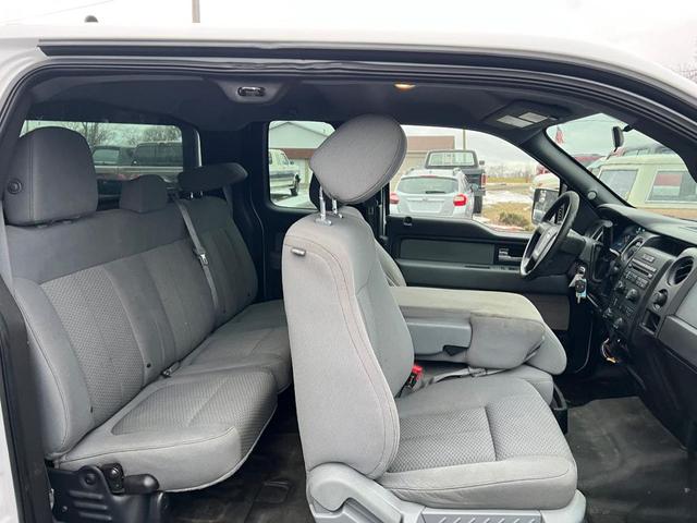 Photo of 2014 Oxford White Ford F-150