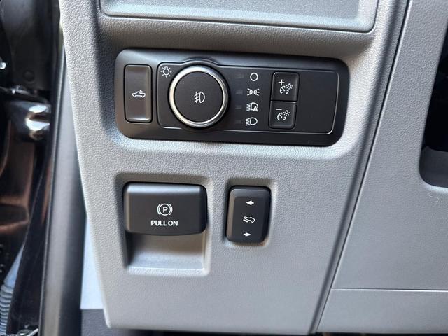Photo of 2022 Agate Black Metallic Ford F-150