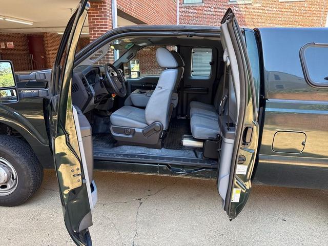 Photo of 2015 Green Gem Metallic Ford F-250