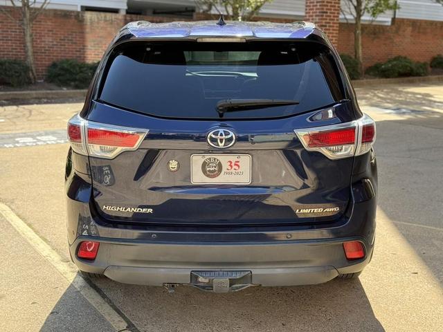 Photo of 2015 Nautical Blue Metallic Toyota Highlander