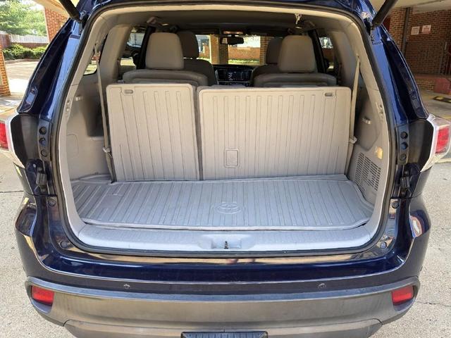 Photo of 2015 Nautical Blue Metallic Toyota Highlander