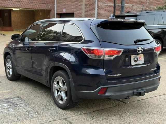 Photo of 2015 Nautical Blue Metallic Toyota Highlander