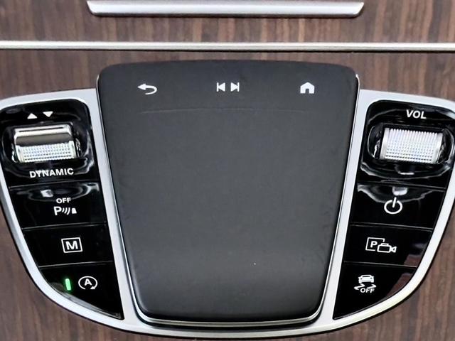 Photo of 2022 Polar White Mercedes-Benz GLC 300