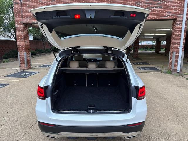 Photo of 2022 Polar White Mercedes-Benz GLC 300