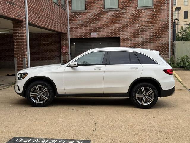 Photo of 2022 Polar White Mercedes-Benz GLC 300