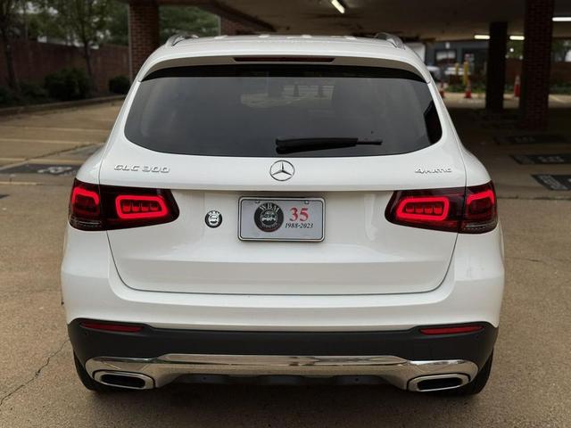 Photo of 2022 Polar White Mercedes-Benz GLC 300