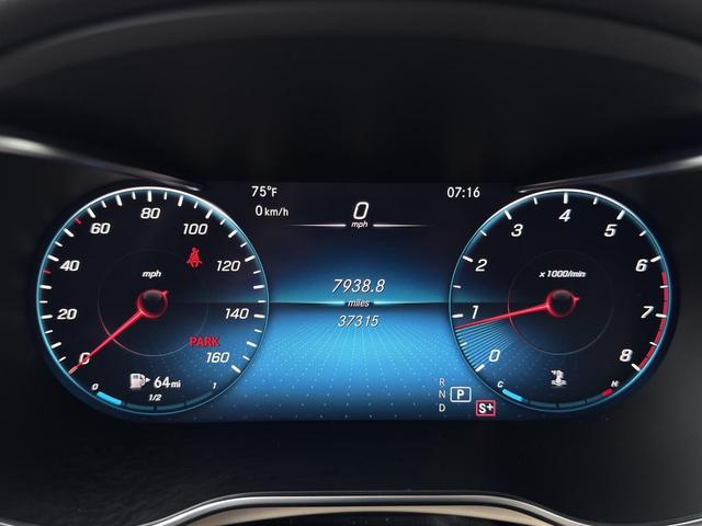 Photo of 2022 Polar White Mercedes-Benz GLC 300