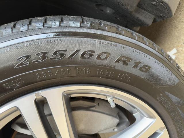 Photo of 2022 Polar White Mercedes-Benz GLC 300