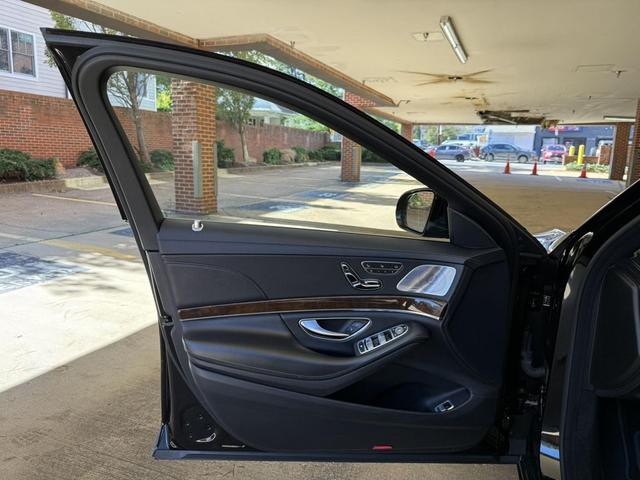 Photo of 2015 Black Mercedes-Benz S-Class
