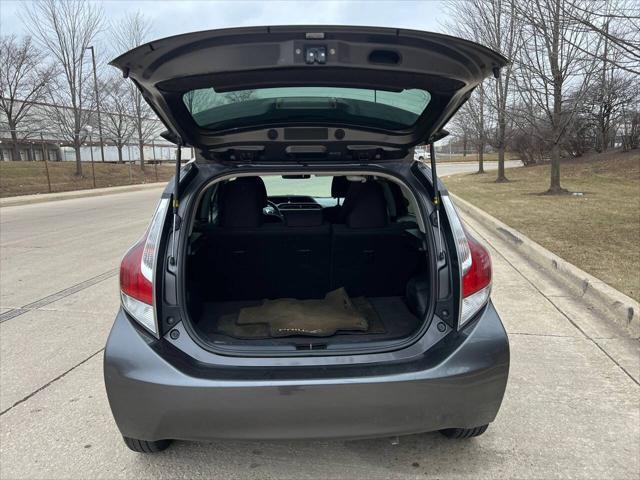 Photo of 2016 Magnetic Gray Metallic Toyota Prius c
