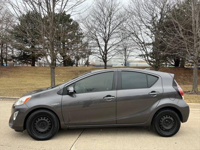 Photo of 2016 Magnetic Gray Metallic Toyota Prius c