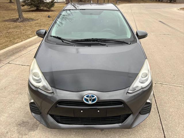 Photo of 2016 Magnetic Gray Metallic Toyota Prius c