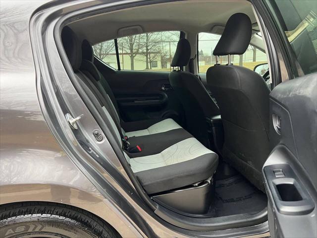 Photo of 2016 Magnetic Gray Metallic Toyota Prius c