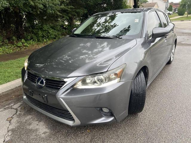 Photo of 2015 Gray Lexus CT 200h