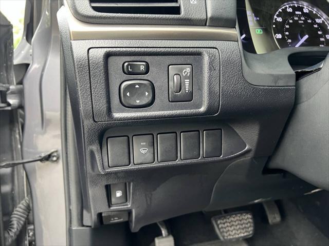 Photo of 2015 Gray Lexus CT 200h