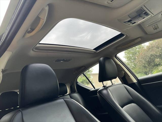 Photo of 2015 Gray Lexus CT 200h