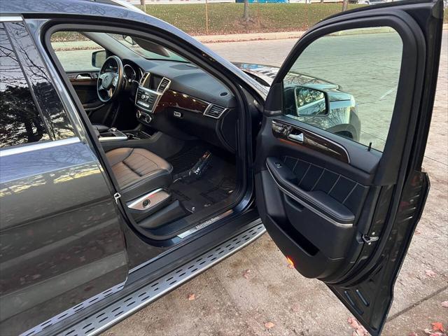 Photo of 2013 Steel Gray Metallic Mercedes-Benz GL-Class