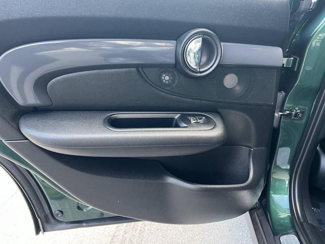 Photo of 2017 British Racing Green Metallic MINI Clubman
