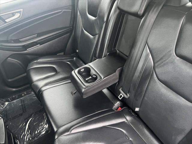 Photo of 2021 Red Ford Edge