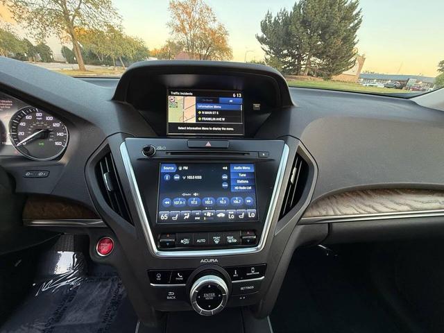 Photo of 2019 Gray Acura MDX