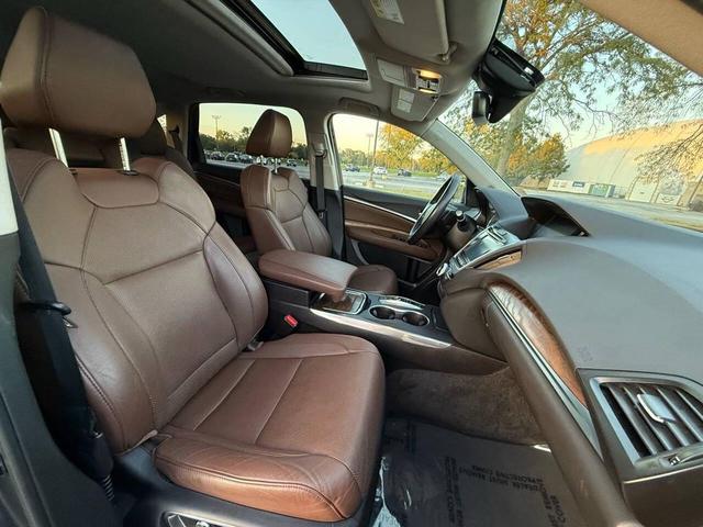 Photo of 2019 Gray Acura MDX