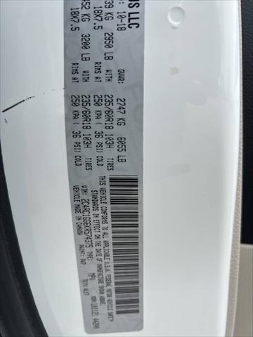 Photo of 2019 Bright White Clearcoat Chrysler Pacifica