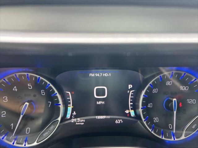 Photo of 2019 Bright White Clearcoat Chrysler Pacifica